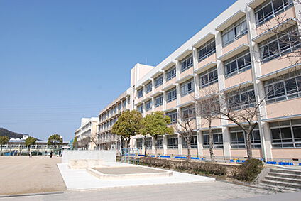 姫路市立安室中学校 約900m～930m(徒歩約12分)