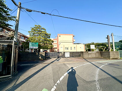 伊豆の国市立韮山南小学校 1200m