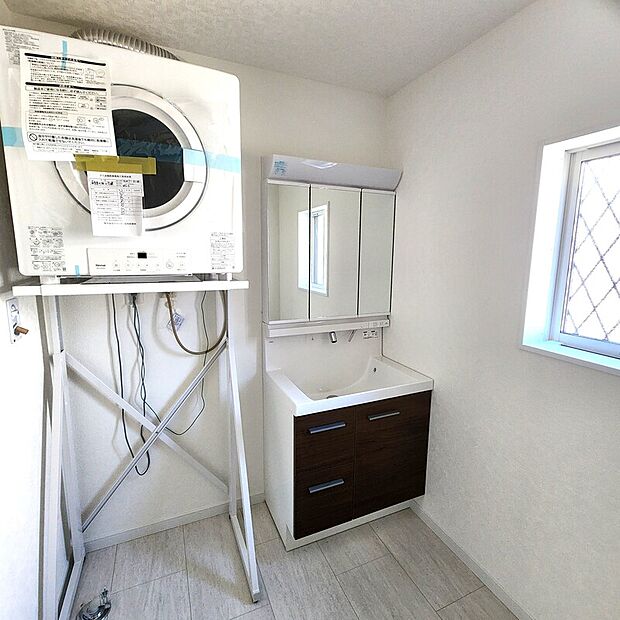 【洗面脱衣室】乾太くん標準装備の新築戸建です♪