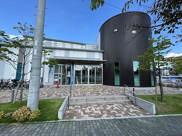 香里ケ丘図書館