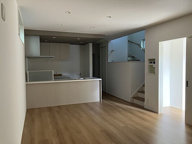 ４号地・6号地には人気のスキップフロア＋基礎内収納を備えております