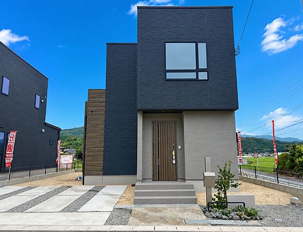 【5号地外観】
地震に強い安心の住まい!完成物件公開中!真夏の大商談会開催中!