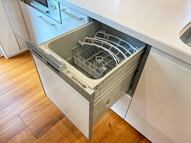 【ビルトイン食洗器】ビルトイン食器洗い乾燥機が標準装備です。家事の時短になります♪