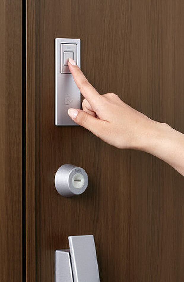 【【タッチキー】】玄関はボタンを押すだけで鍵の施錠ができるタッチキー！！鍵を探す手間が省け、両手もふさがらないので荷物やお子様を抱えていても楽に鍵が開けられます！！