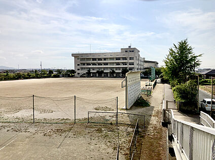 豊橋市立南陽中学校 1400ｍ(徒歩19分　自転車8分)