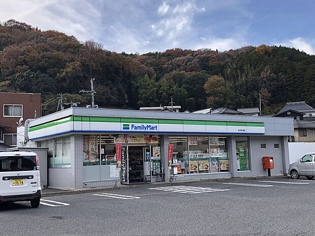 ファミリーマート美ノ郷三成店