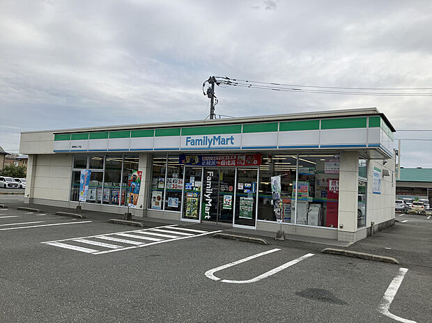 ファミリーマート　筑後東山ノ井店（約770m）