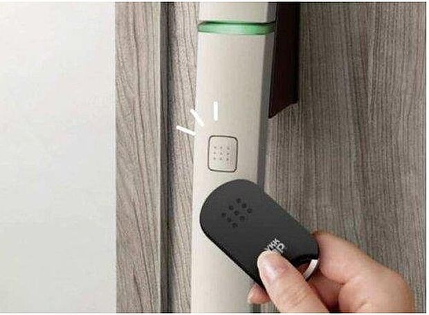 【タグキー】便利なスマートキーで鍵の開け閉めがラクラク!
スマートホンと連動すれば、離れていてもスマートホンアプリで開け閉めが可能です!
