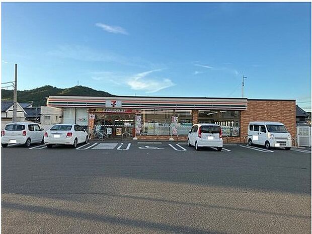 セブンイレブン斑鳩町龍田店（約821m）