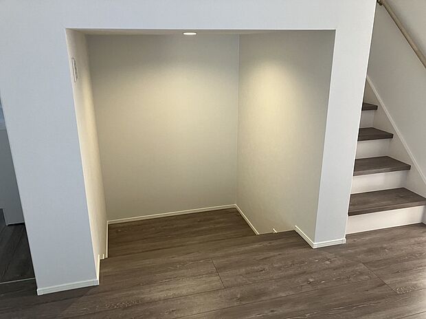 【2号地_ヌックスペース】ヌックスペースが特徴のリビングがあり、家族団欒のスペースになります。