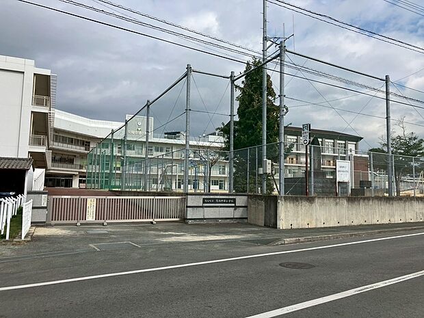 菊陽町立菊陽中部小学校（約2,110m）
