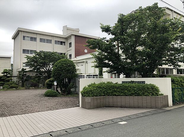 袋井市立袋井中学校(約1,800m)