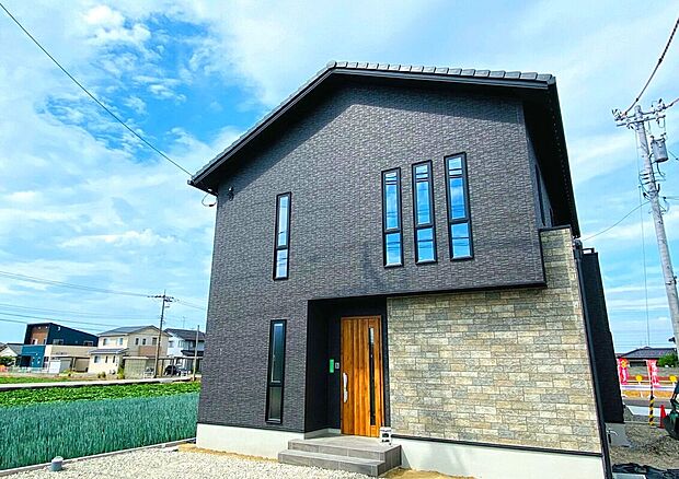 【外観】■注文住宅と見紛う程の重厚感を現地で体感ください。