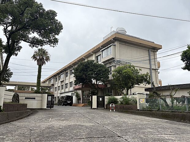 大分市立寒田小学校(約2,028m)