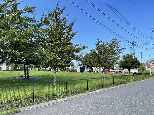 類家中央7号公園（約270m）