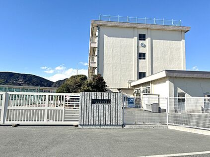 富士市立岩松中学校 670ｍ(徒歩9分)