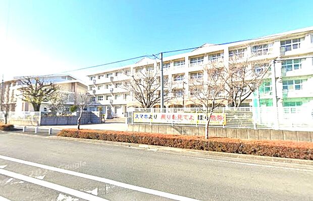 富士市立中央小学校(約2,000m)