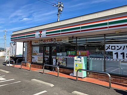 セブンイレブン駅家町江良店 約450ｍ(徒歩約7分)