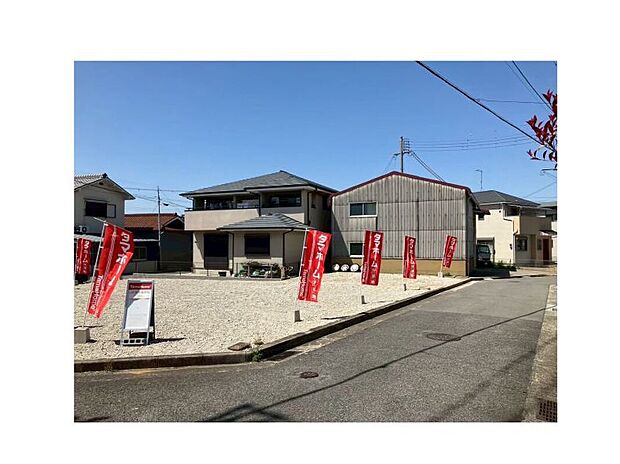 【整地された街並みと静かな環境が魅力】静かな環境と生活利便性が調和した住みやすいロケーションです。整った街並みと計画的な住宅配置により、すっきりとした景観と安心感のある住環境を実現。静けさに包まれた穏やかな暮らしが魅力です。