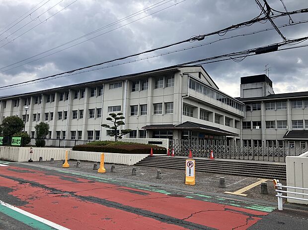 市立桜井西小学校(約1,000m)