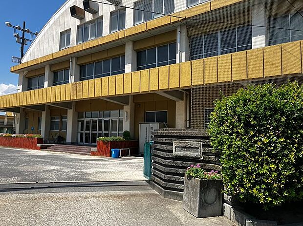 今治市立立花中学校(約1,100m)