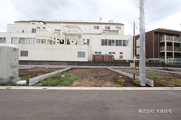 【No.12:現地写真】No.12:カースペース2台分(うち一台は車種による) 現地写真2026.8.15撮影