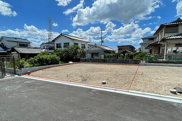 16号地区画写真
整形地かつ平坦地のため、敷地を有効に活用しやすく、建物のプランニングもスムーズ。暮らしに合わせた外構計画も考えやすい土地です。