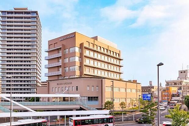 関西医科大学香里病院 徒歩29分(2,310m)
いざというときに頼れる医療施設が徒歩圏内にあり、日々の暮らしに安心を添えてくれます。