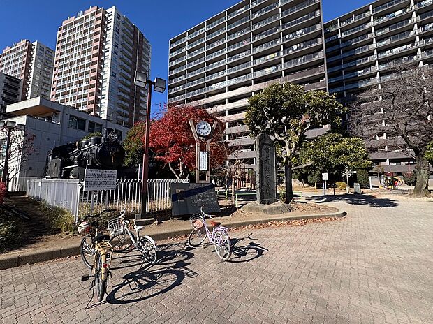 山丸公園（約550m）