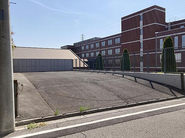 【現地写真】分譲地公道側北西から撮影／東、南、西いずれも日当たり良好の開放的な好立地。