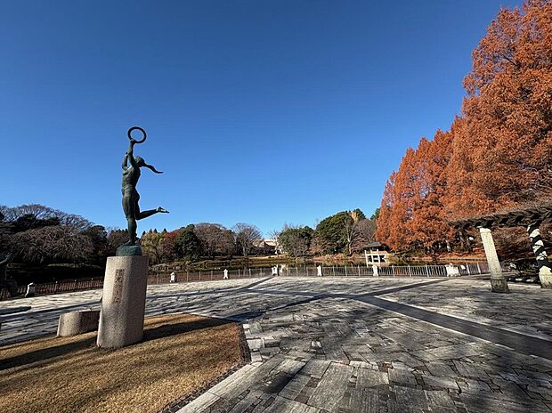 栃木県中央公園(約400m)