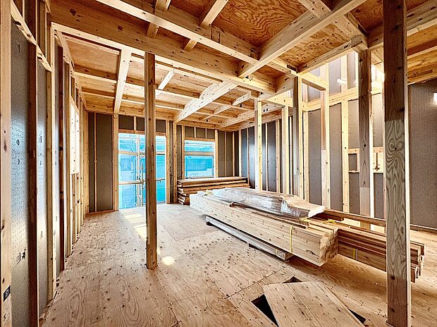 【現地写真】
西武新宿線「田無」駅・西武新宿線「西武柳沢」駅まで徒歩13分。バス便でJR中央線「武蔵境」駅も利用可能！通勤・通学・お出かけアクセス良好な立地です。