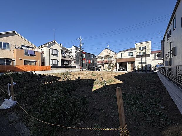 【現地写真】
小学校まで徒歩5分、中学校まで徒歩7分。毎日の通学に負担の少ない距離です。子育て世帯にもおすすめの住環境です。/2026.1.23撮影