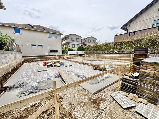 【現地写真】
保育園や小学校、中学校が徒歩3分圏内に揃っています。通園・通学負担が少なく、子育て世帯にも嬉しい立地です。