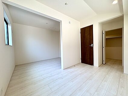 【洋室/約5.12帖+約4.37帖】