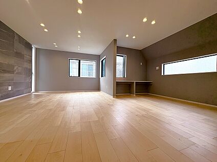 【LDK(約23.9帖)/1号棟】