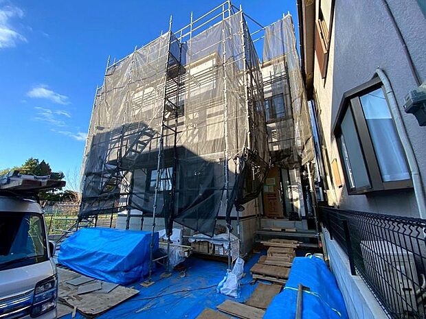 【2025年12月撮影】全居室南向き設計で陽当り良好！食洗機、浴室乾燥機、網戸、1階シャッターなど標準装備で充実の設備仕様！