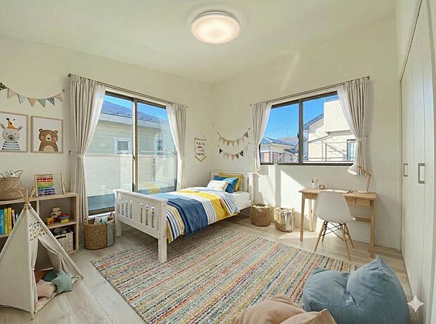 ※こちらの写真は現況の室内写真にCGを使用して家具等を合成加工したものであり、実際の室内状況とは異なります。なお当物件は家具付き物件ではありません。