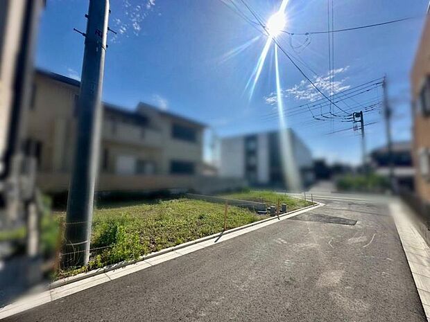 ◆インテリアコーディネートしやすいLDK17帖以上!プライバシーも確保しやすい2階リビングで外からの視線を気にせずゆったりとご家族の時間を過ごせます!※2026.6月撮影