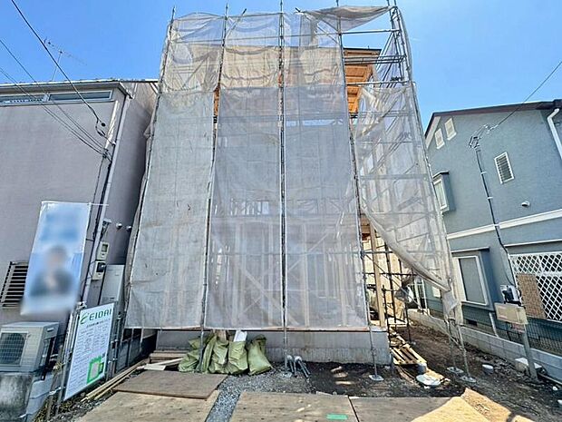 【吉川駅・3SLDK】3180万円で叶う新築3階建て！都心へ好アクセスなJR武蔵野線沿線。食洗機や浴室乾燥など充実の最新設備が標準仕様です。レイクタウンも生活圏内で、利便性とコスパを両立した新生活を。
