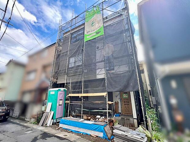 ◆建築中現地&近隣完成住宅ご見学出来ます!「まずは見るだけ」も大歓迎!ぜひ現地でご体感ください!当物件以外のご興味のある物件、また住宅ローンのご相談も合わせて承ります!※2026.9月撮影