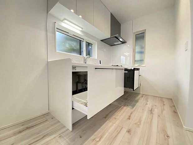 【【キッチン】】オールスライド収納なので奥に入っている調理器具も取り出しやすい！