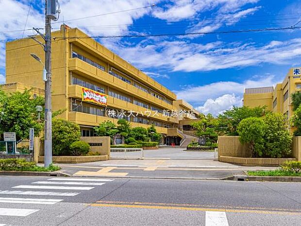 越谷市立中央中学校（約1,000m）