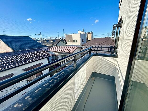 【バルコニー】土地の仕入れから設計・販売・アフターフォローまでグループで連携した永大のデザイン住宅♪