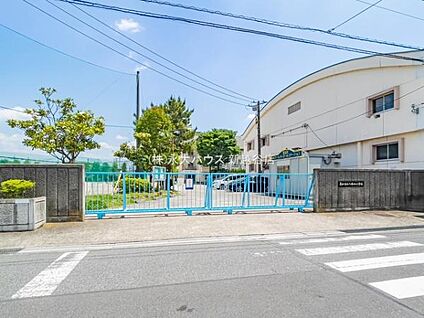草加市立八幡北小学校 350m(-)
