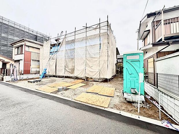 【現地】現在建築中ですが、同施工会社の完成済物件をご案内可能です 。実際の仕上がりを体感しながら、新しい暮らしをイメージしてみませんか ？お気軽にお問い合わせください 。