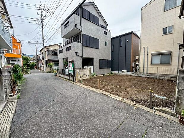 【【現地写真】】本物件は未完成のため、お近くにある同仕様の完成物件をご案内いたします。完成後の暮らしをイメージしながら、安心してご検討いただけます。どうぞお気軽にお問合せくださいませ。（2026年5月撮影）