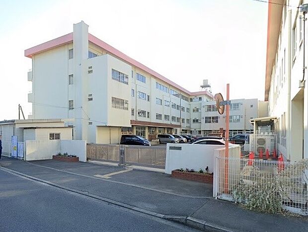 鶴瀬小学校（約650m）
