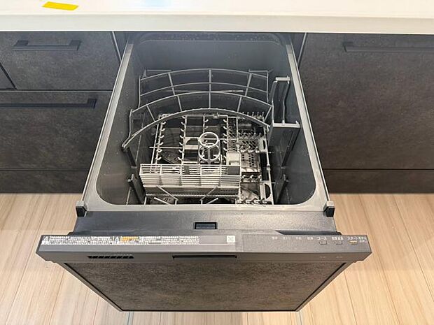 【キッチン】浄水器一体型水栓・食洗機・大容量スライド収納を標準装備！機能美と収納力を兼ね備えたキッチン。