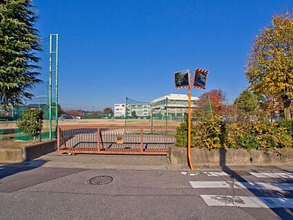 春日部市立春日部中学校 1300m(-)